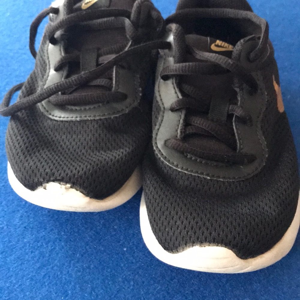 Tennis Nike for girls size 13c - Picture 3 of 4